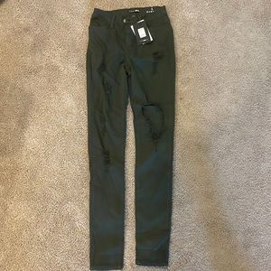 NWT Fashion Nova Ripped Olive skinny Jeans size 3